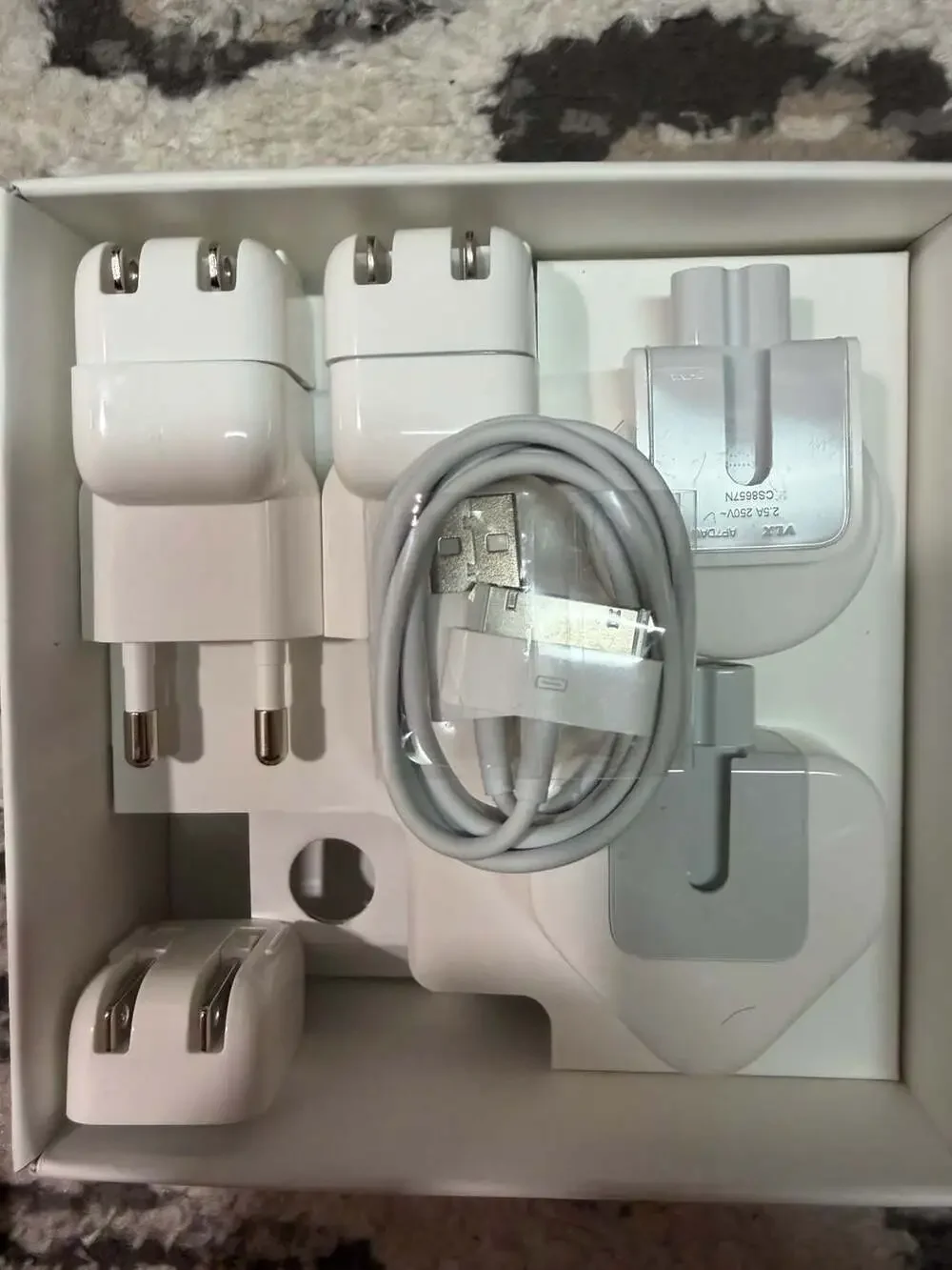Apple World Travel Adapter Kit